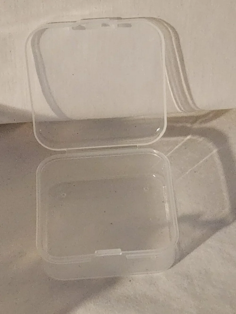 Storage container ideal for jewelry, medication, beads, small items travel NEW